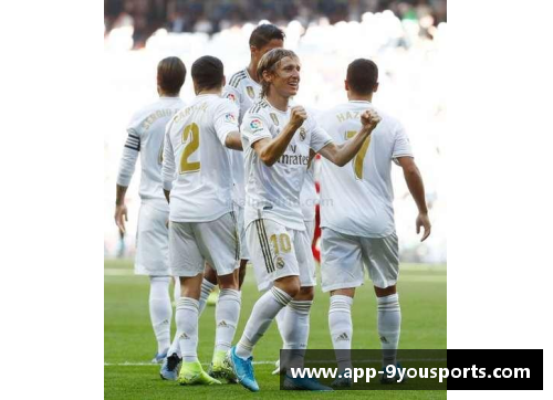 莫德里奇绝杀！皇马主场2-1逆转曼联，豪取欧冠三连胜